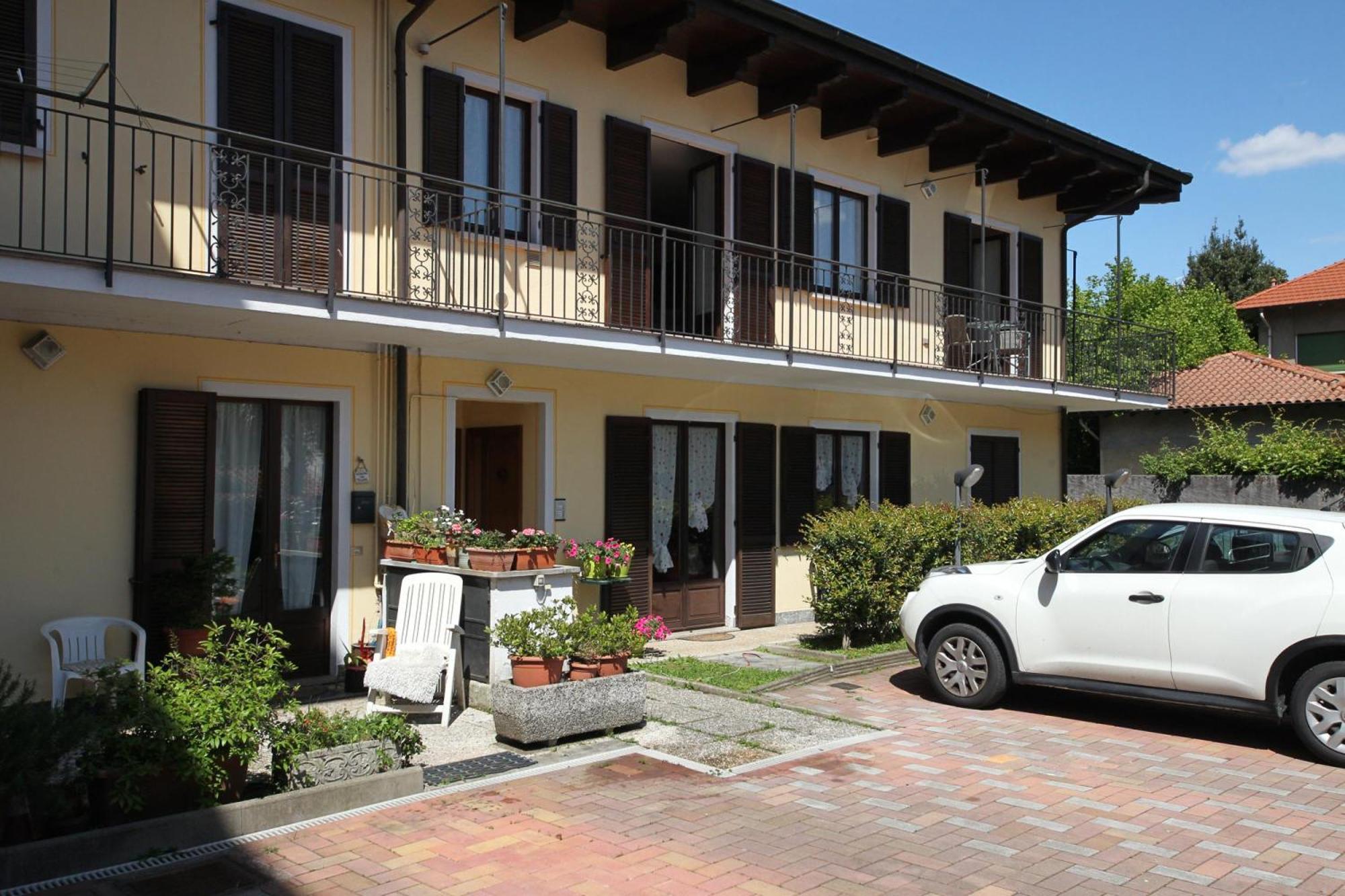 Petalo Bianco 100M From Lake - Happy Rentals Baveno Buitenkant foto